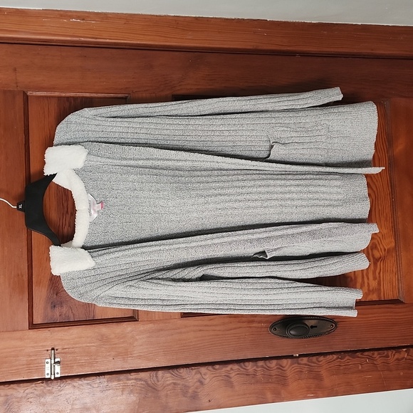 Junior's No Boundries Hooded Cardigan. Size XXL (19) - Picture 1 of 3